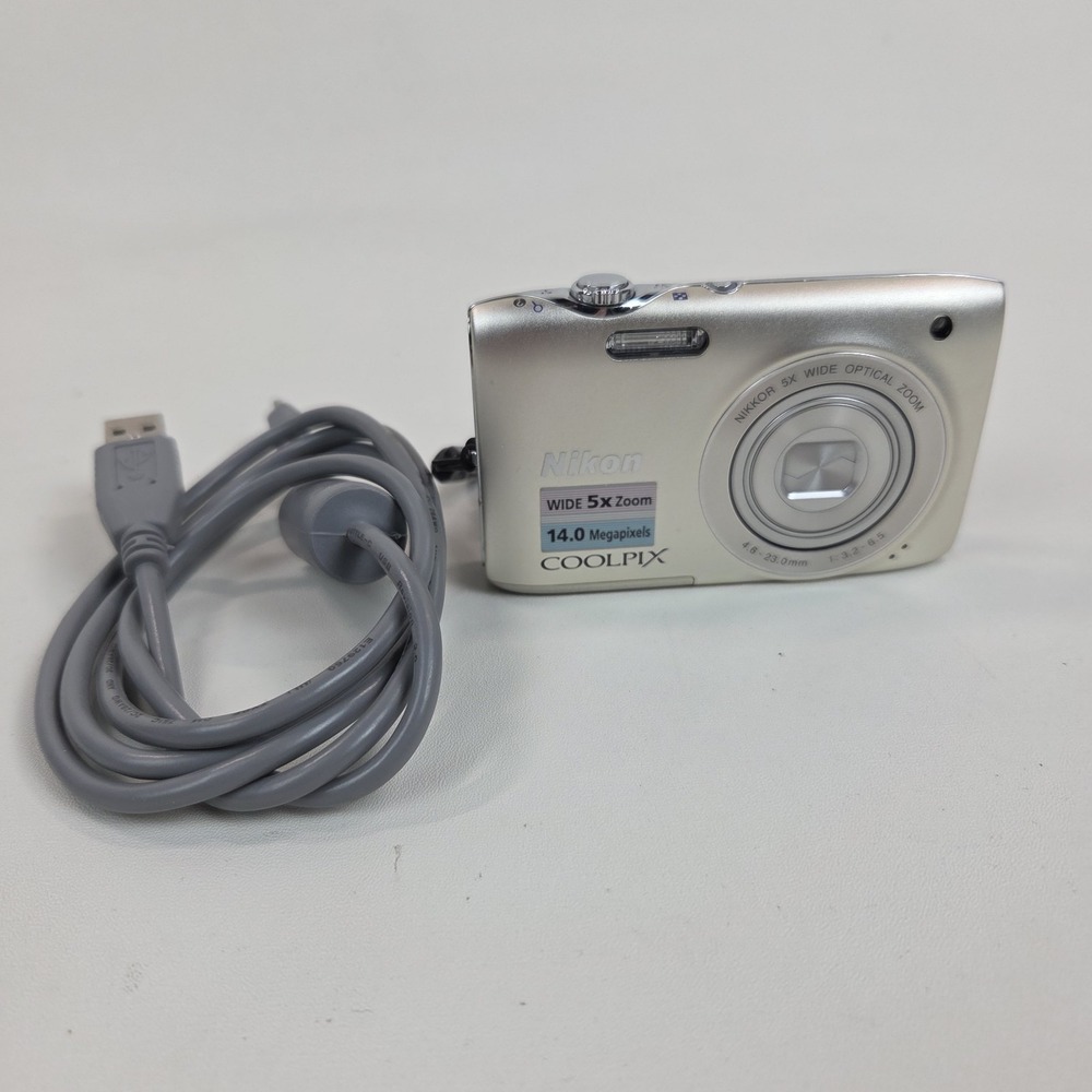 Nikon COOLPIX S3100 14MP Digital Camera -  Parts/Repair - Cracked Screen - Works